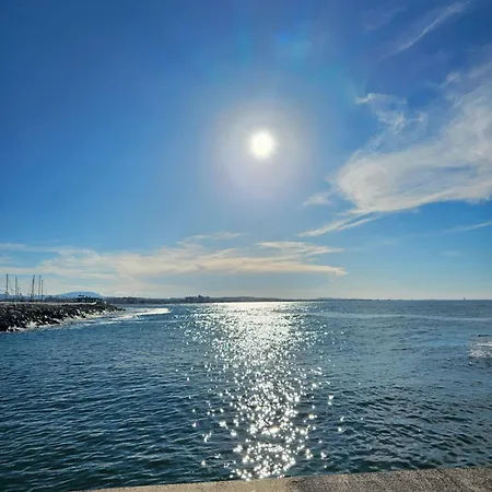 Cattolica Apartments شقة *